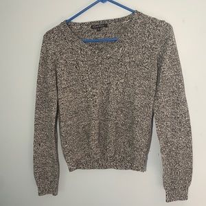 White/grey/black sweater